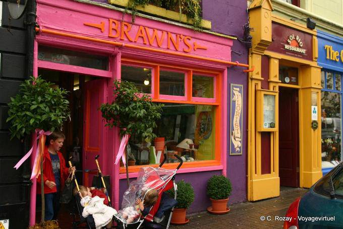 Fachada rosa Brawn's, Westport - Irlanda