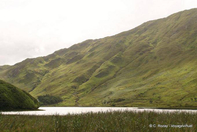 Lago Pollacappull al castillo de Kylemore, Connemara - Irlanda