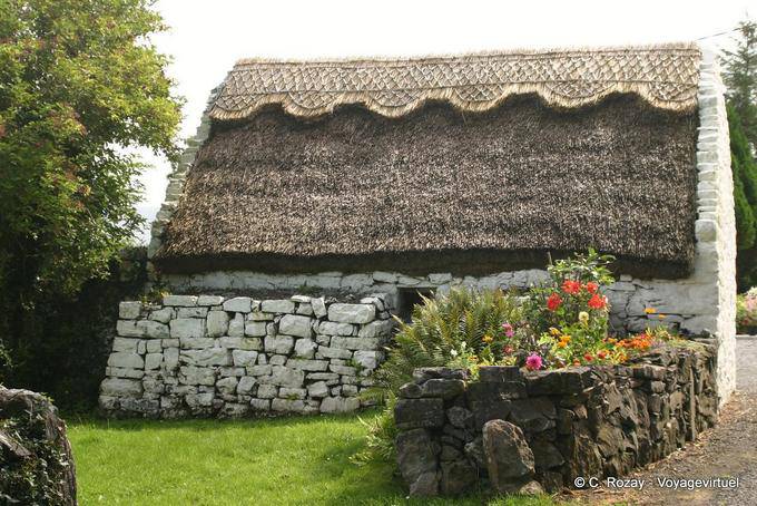 La piedra seca y paja tradicional Burren - Irlanda