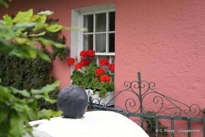 Geranios en la ventana, Bunratty Folk Park - Irlanda