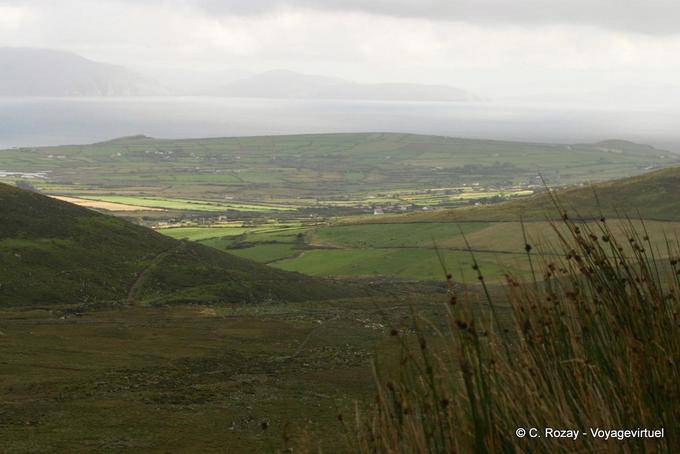 Perspectiva hacia Caherboshina, Dingle - Irlanda