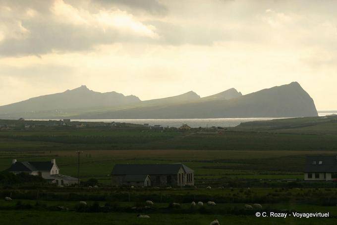 Panorama de los picos de las Tres Hermanas (Las Tres Hermanas), Dingle - Irlanda