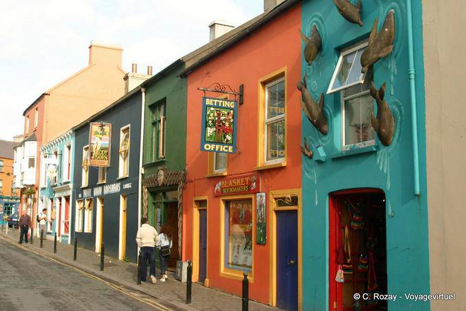 Delfines en la calle Strand, Dingle - Irlanda