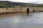 Puente viejo a Derreen, Sky Road, Galway, Irlanda.
