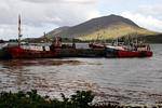 Los barcos de pesca a Lettertrack, Connemara, Irlanda.