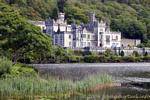 Castillo de Kylemore fue abandonado, y de nuevo habitado por benedictino - Connemara, Irlanda.