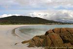 Hermosa playa es Bahía del perro, Roundstone, Connemara Galway, Irlanda.