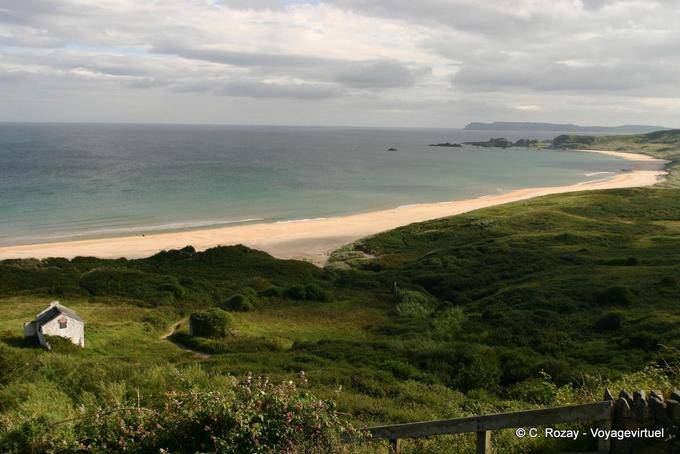 Playa, mar y las nubes, Bahía Blanca, Costa de Antrim - Irlanda del Norte