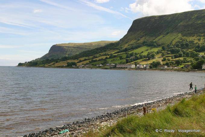 Guijarros Costa alrededor de Cushendall - Irlanda del Norte