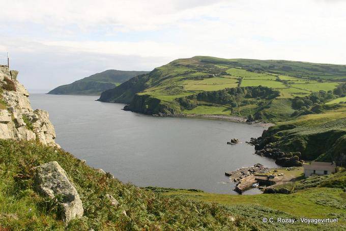 Mini puerto de Torr Head, al norte de Cushendun, costa de Antrim - Irlanda del Norte