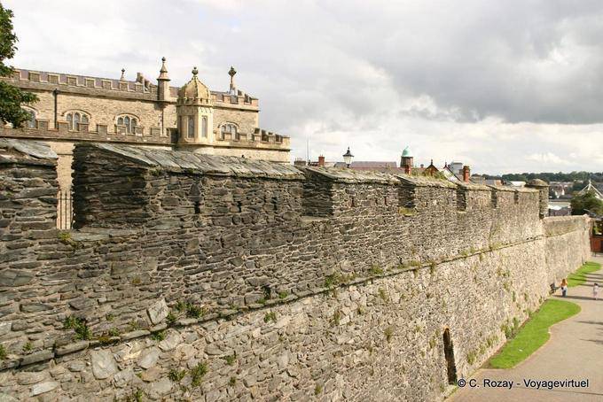 Murallas a lo largo de la Catedral, Derry - Irlanda del Norte