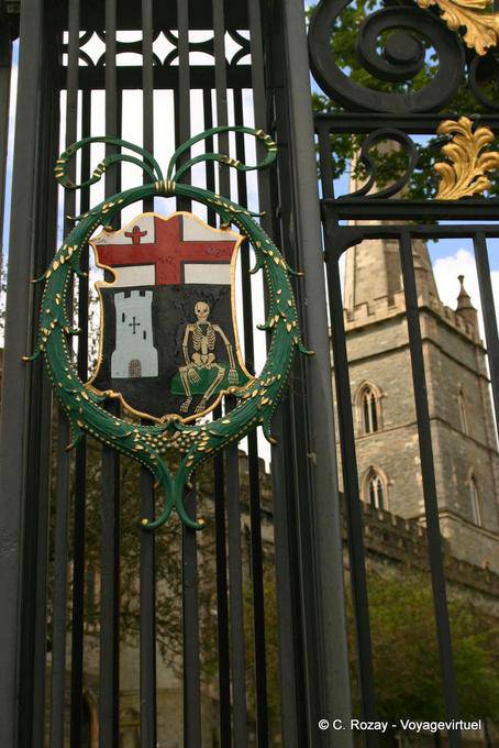 Abrigo Esqueleto de armas en la parrilla de la Catedral de St Columb, Derry - Irlanda del Norte