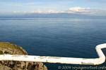 Rathlin Island vista desde la pista de los torres, Costa de Antrim, Irlanda del Norte.