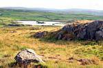 Lough na Cranagh y la isla artificial creada en la Edad del Hierro, Jefe Feria, Irlanda del Norte.