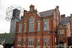 Verbal Arts Centre, Stable Lane y el centro comercial de la pared - Bishop Street, Londonderry, Irlanda del Norte.