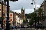 Bajo la Calle Shipquay, Londonderry, Derry, Irlanda del Norte.