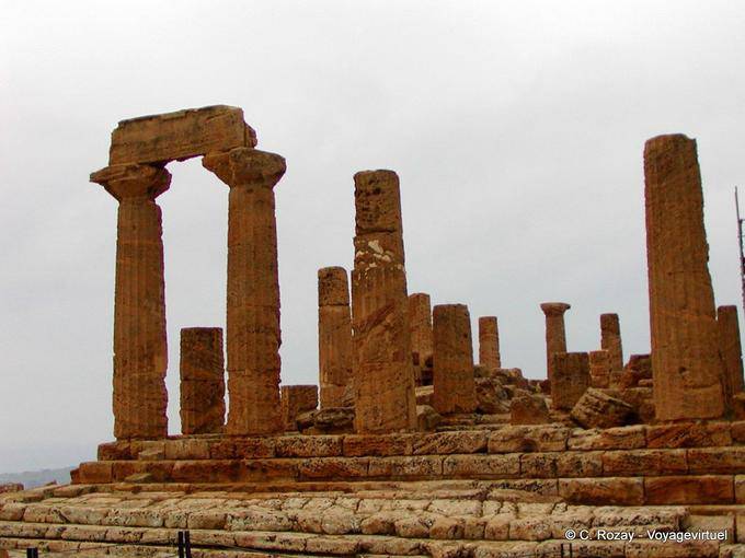 Agrigento, columnas del Templo de Hera - Italia