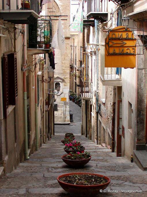 Escalera Alley, Cefalu - Italia