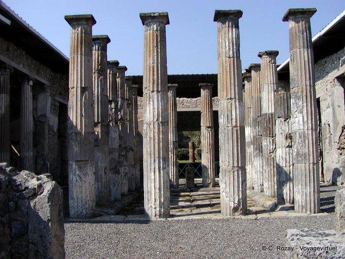 Oecus, Casa del Fauno de Pompeya - Italia