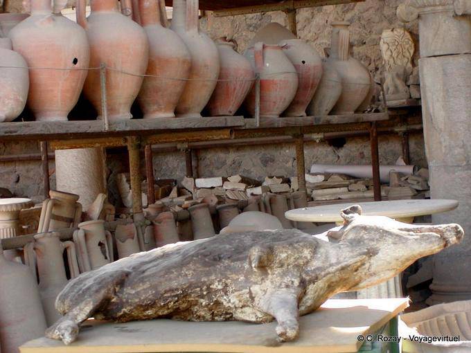 Un perro estatua, Pompeya - Italia