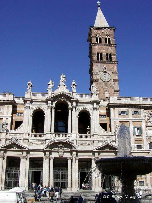 La Basílica de Santa María la Mayor y su campanario románico, el más alto en Roma - Italia