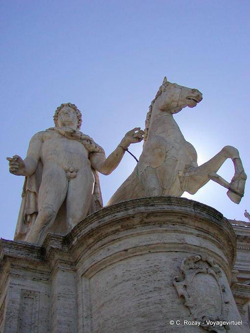 Hijo de Júpiter parte superior de la Cordonata, Roma - Italia