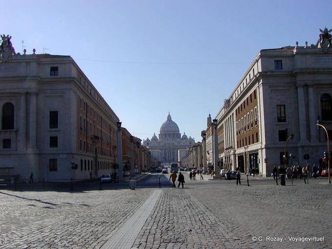 Via della Conciliazione avenida que conduce a San Pedro - Italia