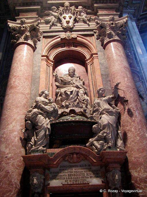 Tumba de Benedicto XIV, del Vaticano, Roma - Italia