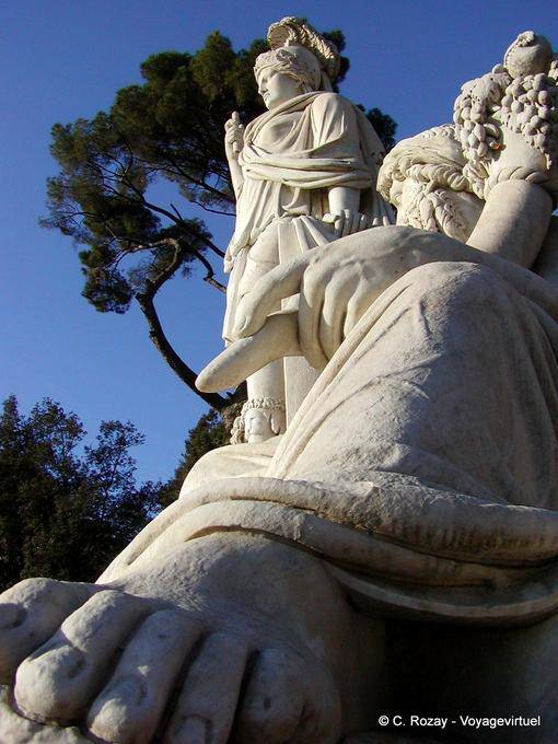 Estatua del pie, fuente de la diosa de Roma, la Plaza del Pueblo - Italia