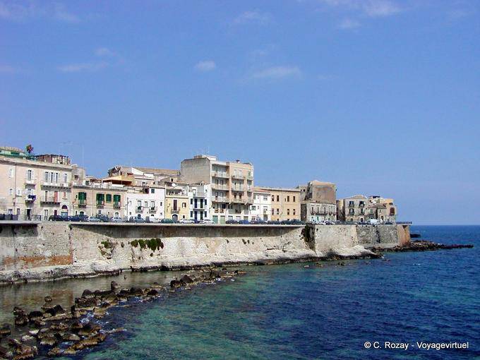 El paseo marítimo de Ortigia, Siracusa - Italia