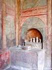 Altar de deidades, pintura, Pompeya, Italia.
