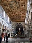 Nave de Santa Maria in Aracoeli, Roma, Italia.