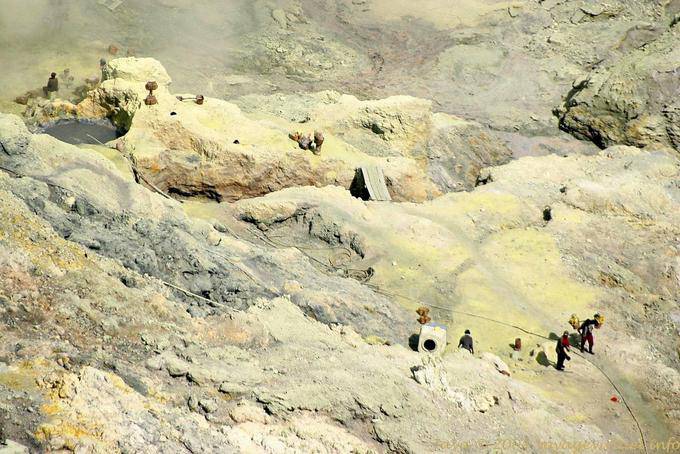 Imagen de recuperación temprana del infierno, Kawa Ijen, Java - Indonesia