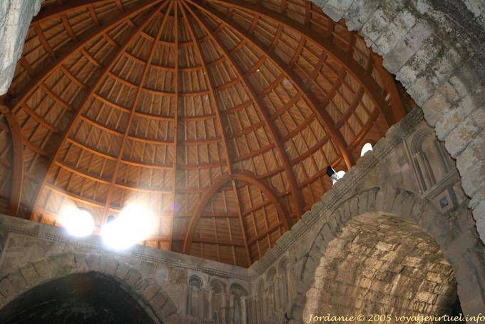 Dentro de la cúpula de madera del palacio omeya, la ciudadela de Amman, Amman - Jordania