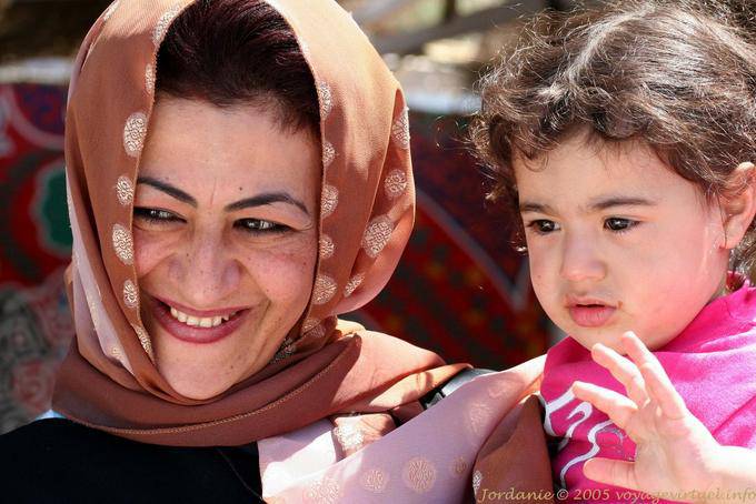 La madre y el niño, Aqaba - Jordania