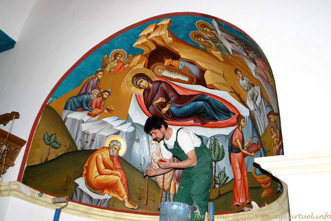Pintor en la iglesia ortodoxa de Qasr el Yehud, Bethany - Jordania