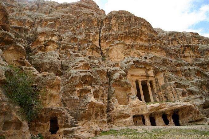 Monumento Tumba en el acantilado, Little Petra - Jordania