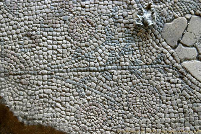 Iglesia de la Virgen: compuesto de suelos de mosaicos geométricos, Madaba - Jordania