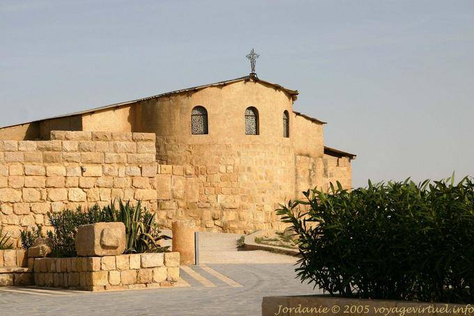 Basílica del mausoleo de Moisés, Iglesia bizantina, el Monte Nebo - Jordania