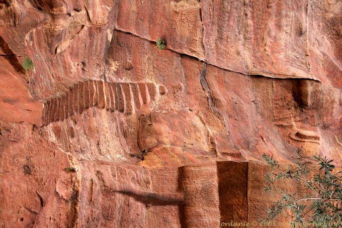Parte del acantilado de Jabal Al Kubtha, Petra - Jordania