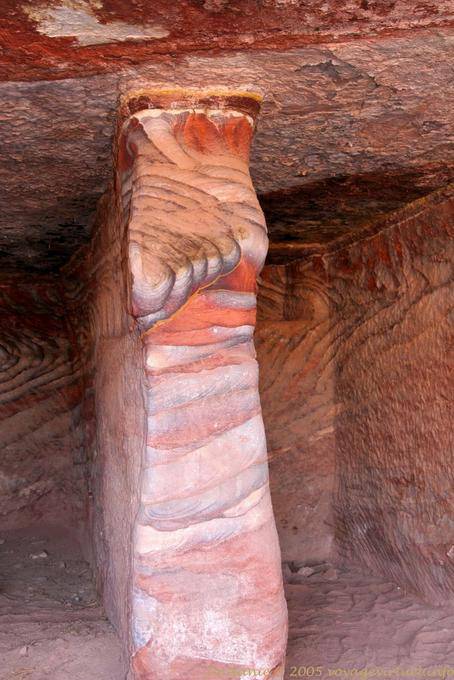 Variación de colores de una pared interior, Petra Khubta - Jordania