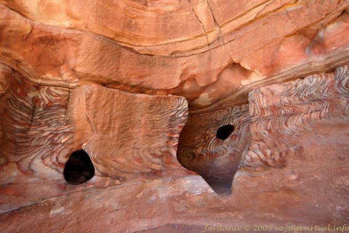 Habitación tallada en la roca, Petra Khubta - Jordania