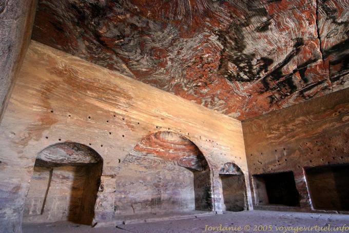 Principal tumba de la urna Petra cámara Khubta - Jordania