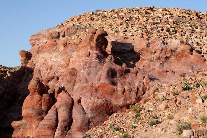 Grupos geológicos singulares al final de Jebel Khubta, Petra - Jordania