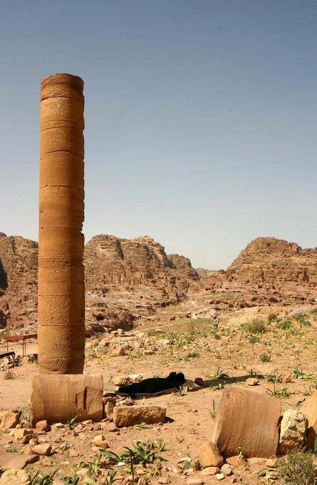 Columna solitario, Petra Ciudad Baja - Jordania