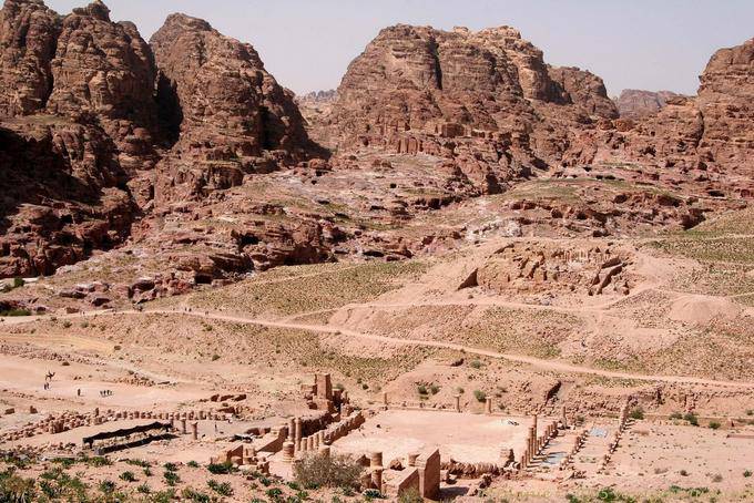 Panorama de los templos de Petra Ciudad Baja - Jordania
