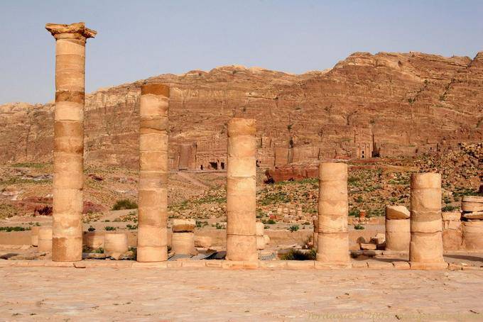 Las columnas de Dalton, Petra Ciudad Baja - Jordania
