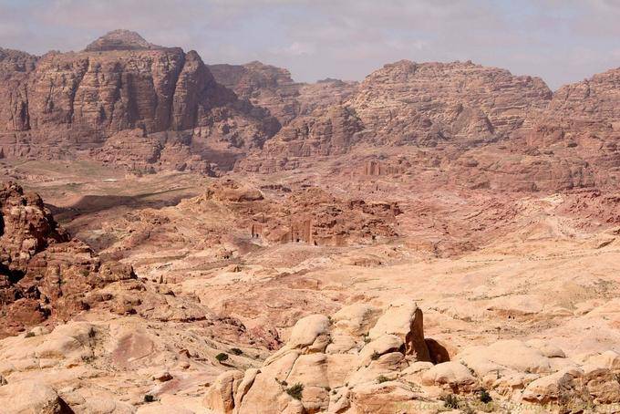 Vista del valle desde el Jabal Al-Khubtha, Petra Ciudad Baja - Jordania