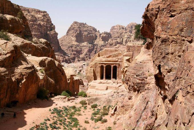 El templo del jardín y el valle de Wadi Al-Farasa, Petra - Jordania