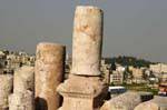 Columnas truncadas de Templo de Hércules en la ciudadela de Ammán, Jordania.